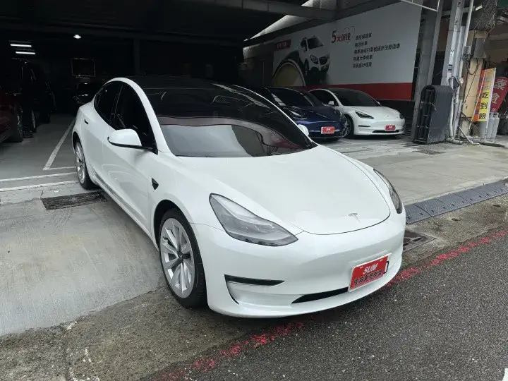Imgv3car 1