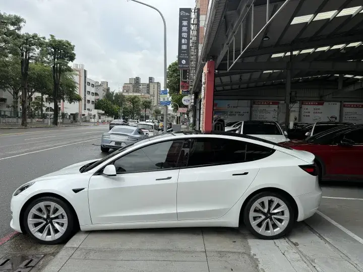 Imgv3car 4
