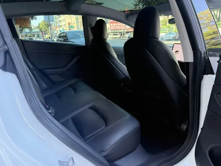 Imgv3car 11