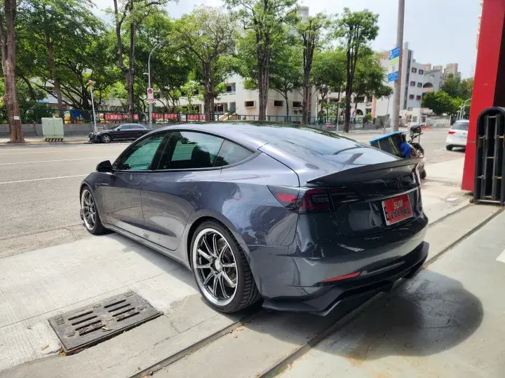 Imgv3car 4