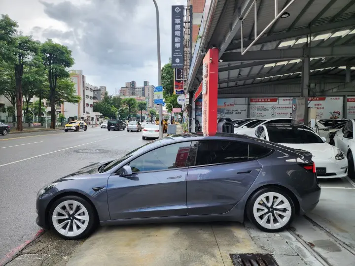 Imgv3car 1